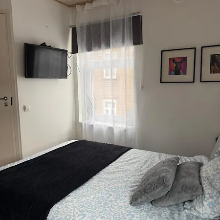 Laura Comfy Kappeli 8-2 Near Airport, Next To The Bus Station شقة تالين