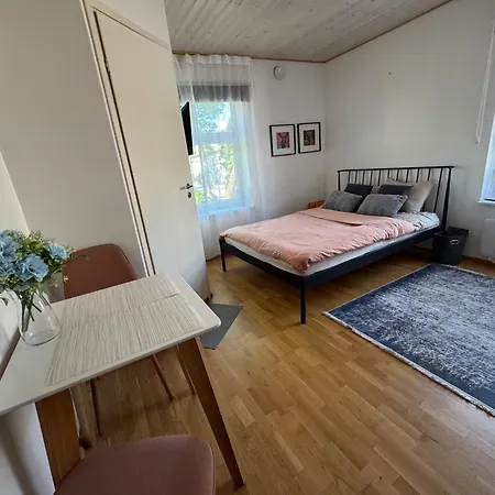 Laura Comfy Kappeli 8-2 Near Airport, Next To The Bus Station Apartament Tallin